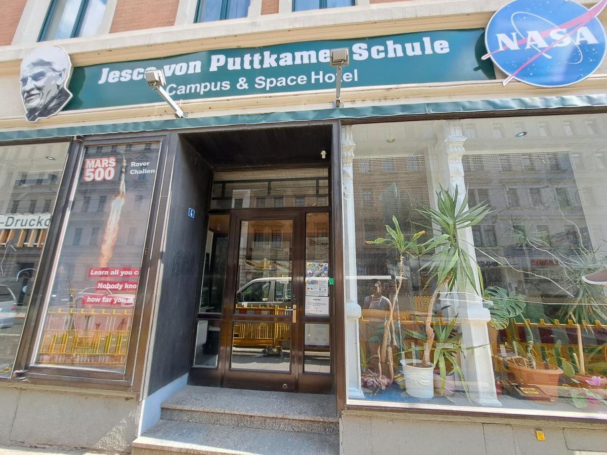 Space Im Campus Der Jvp Schule *